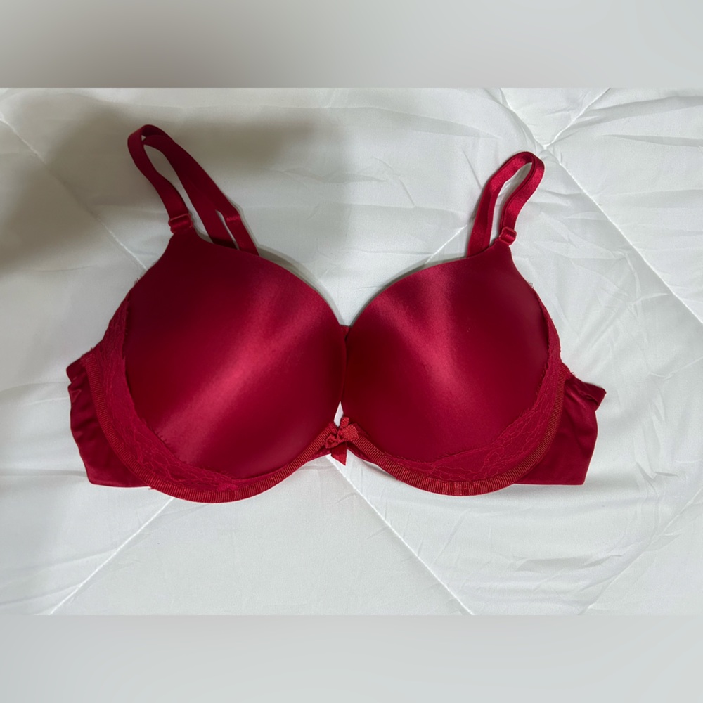 Victoria's Secret Vintage Red Lace Sexy Push Up Bra 36D